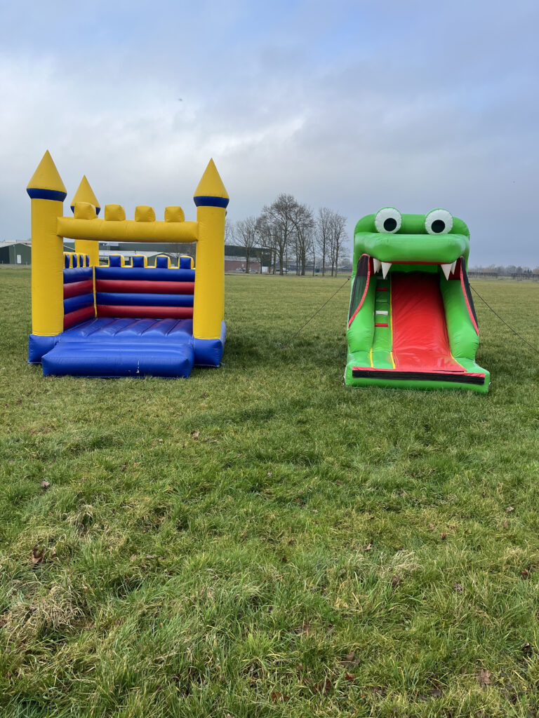 Foto springkussen kasteel en krokodil